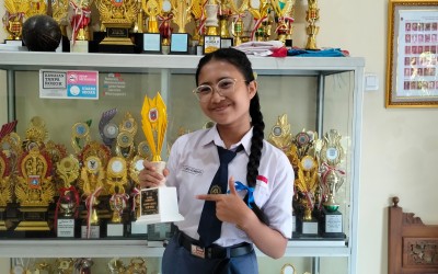Ni Luh Candra Astianingsih Raih Juara Harapan di Kabupaten Karangasem